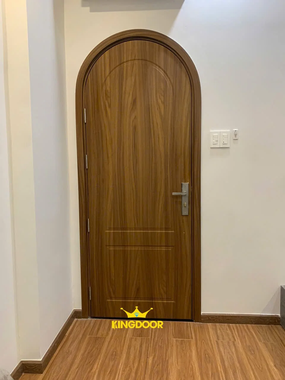 cua-vom-composite-phu-da-tai-phu-hoa