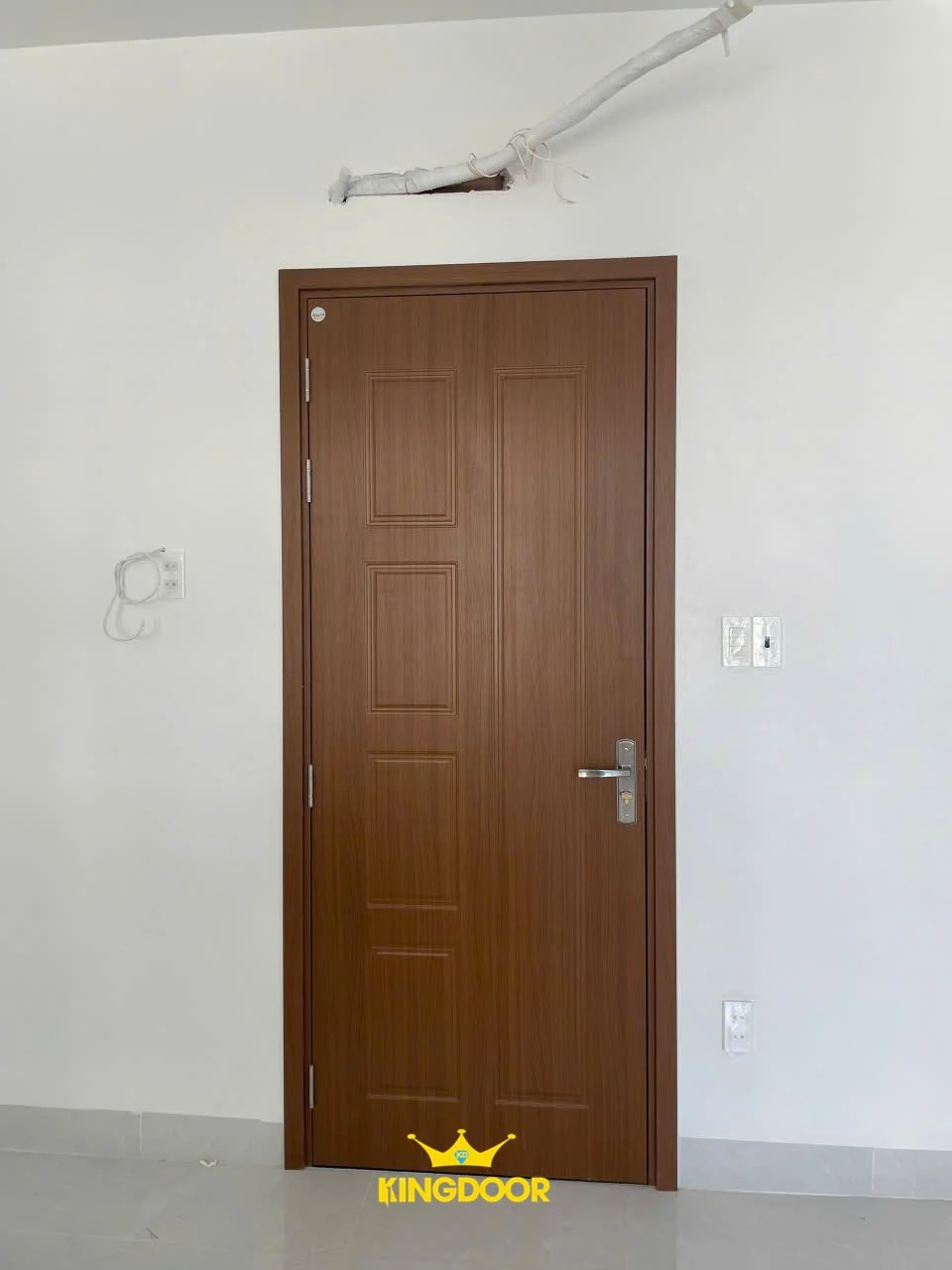 cua-nhua-composite-tai-phuong-bac-nha-trang