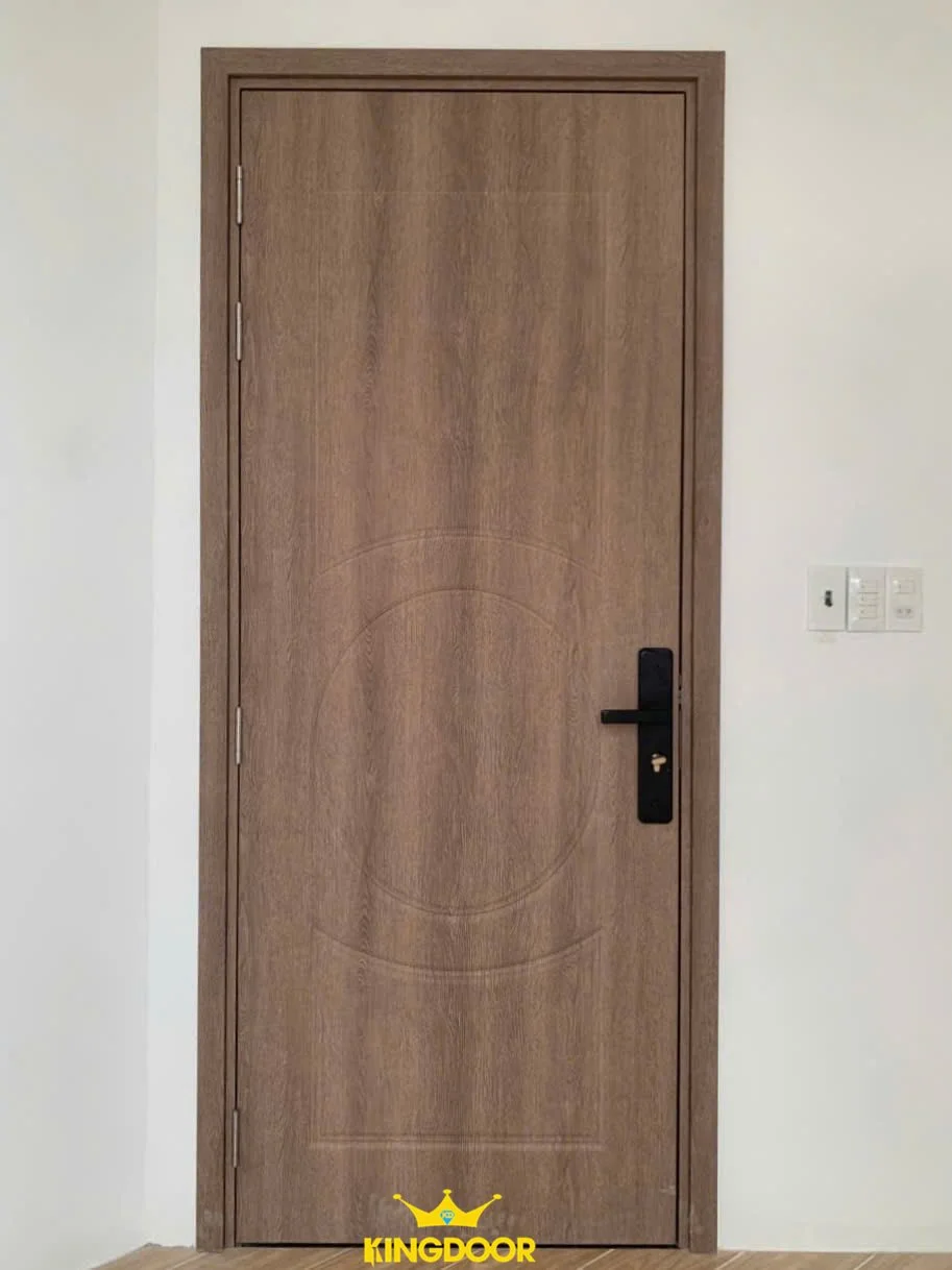 cua-nhua-composite-phu-da