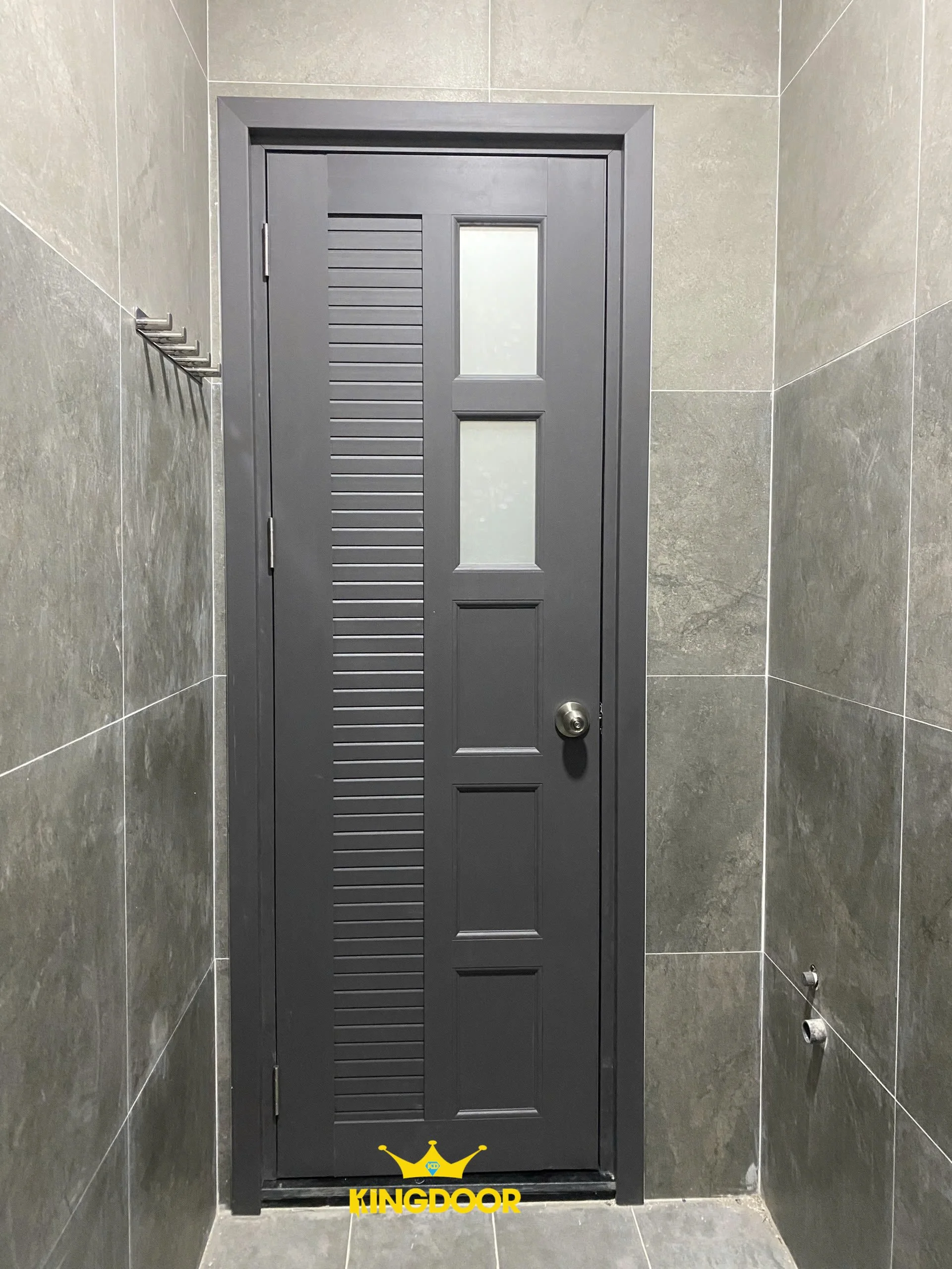 cua-nhua-dai-loan-ghep-thanh