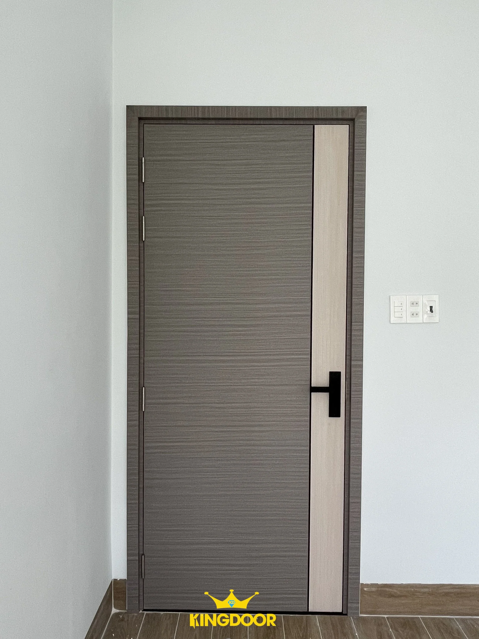 cua-nhua-composite-phu-da-tai-phuong-tay-nha-trang